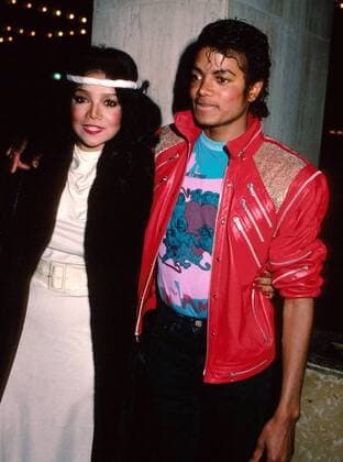Sänger Michael Jackson mit seiner Schwester LaToya Jackson -  (CPS1127651)