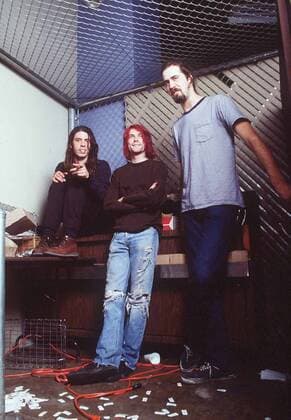 Nirvana v.l.n.r.: Schlagzeuger Dave Grohl, Sänger Kurt Cobain und Bassist Krist Novoselic - 