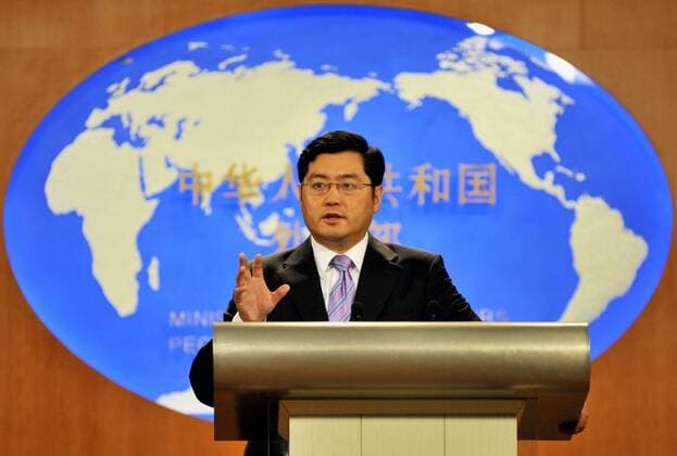 (090707) -- BEIJING, July 7, 2009 (Xinhua) -- Chinese Foreign Ministry spokesman Qin Gang speaks at the Foreign Ministry regular press conference in Beijing, capital of China, July 7, 2009. The Sunday violence in Xinjiang Uygur Autonomous Region is not a peaceful protest, but an evil killing, fire setting and looting , Qin said here on Tuesday. (Xinhua Xie Huanchi) (gj) 