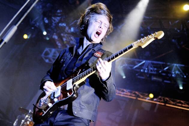 Mando Diao während ihrer Give me Fire -Tour im Kölner Palladium: Sänger und Gitarrist Björn Hans-Erik Dixgard