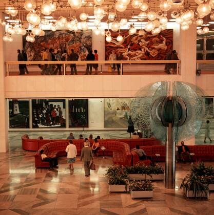 Palast der Republik in Berlin Ost