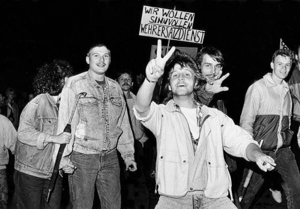 Montagsdemonstration, Leipzig, DDR, historische Aufnahme, Herbst 1989   iblnit01196354