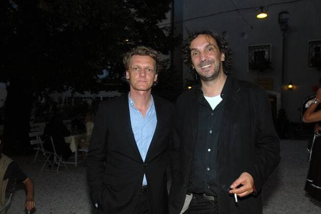 Schauspieler Thomas Oberender (li.) neben Regisseur Christian Stückl (re.) anlässlich der Jedermann-Premierenfeier im Rahmen der Salzburger Festspiele