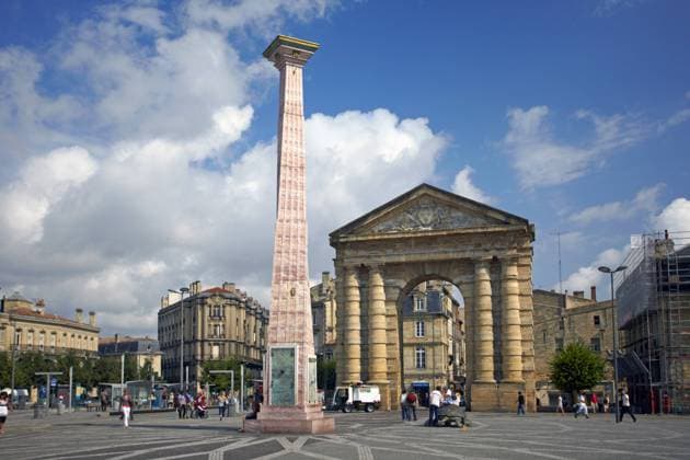  Porte d Aquitaine, Obelisque, Place de la Victoire, Bordeaux, Gironde, Aquitanien, Südfrankreich, Frankreich, Europa   ibljae01248012
