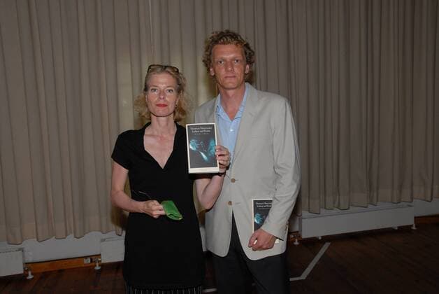 Schauspielerin Corinna Kirchhoff, Autor Thomas Oberender während der Buchpräsentation von Thomas Oberenders Leben auf Probe