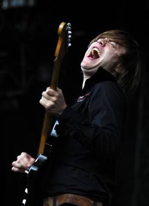 Mando Diao während des Rock am See -Festivals in Konstanz: Sänger und Gitarrist Björn Hans-Erik Dixgard