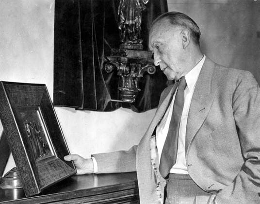 Jan 01, 1955 - Bad Honnef, Germany - West Germany s first chancellor KONRAD ADENAUER began his career in politics as a member of the Cologne City Council, becoming lord mayor of the city. After the Nazis came to power in 1933, Adenauer, who had not hidden distaste for them, lost his positions, was forced to go into exile for a year in an abbey and was later interned in a prison camp. Adenauer was elected Chancellor of the Federal Republic of Germany on 15 September 1949. His main aim was to ensure West Germany s transition to a sovereign, democratic state. He held power for the next fourteen years and during that time played an important role in restoring good relations with France and the United States. PICTURED: KONRAD ADENAUER pictured in his house. Bad Honnef Germany  - ZUMAk09