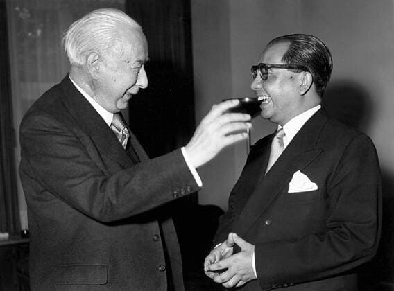 Jun 10, 1955; Bonn, Germany; Indonesian Foreign Minister Dr. ADE ANAK AGUNG GEDE AGUNG was greeted by the German president Prof. THEODOR HEUSS and Chancellor Dr. Adenauer in Bonn, during his visit to Germany. The picture shows German president and Dr. Ade Anak while having a conversation. Bonn Germany  - ZUMAk09