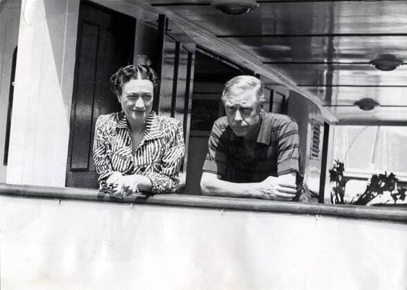 Aug 05, 1954; Portofino, ITALY; Duke of Windsor (formerly EDWARD VIII) and his wife Dutchess of Windsor (WALLIS SIMPSON) on the yacht Narcissus in Portofino Bay in Italy. Edward VIII had met and fallen in love with a married American woman, Mrs Wallis Simpson. Concern about Edward s private life grew in the Cabinet, opposition parties and the Dominions, when Mrs Simpson obtained a divorce in 1936 and it was clear that Edward was determined to marry her. Eventually Edward realised he had to choose between the Crown and Mrs Simpson who, as a twice-divorced woman, would not have been acceptable as Queen. In 1937, Edward was created Duke of Windsor and married Wallis Simpson in a ceremony in France. Edward VIII is the only British monarch to have voluntarily relinquished the throne. Portofino ITALY  - ZUMAk09