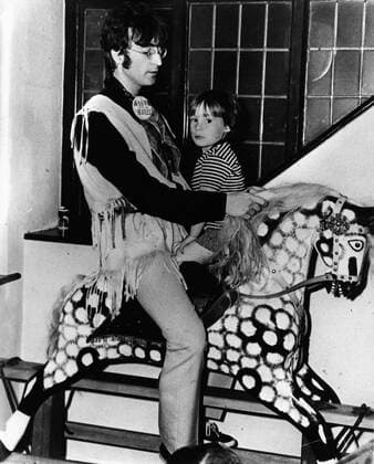 Aug 15, 1968; London, UK; Singer Songwriter JOHN LENNON (1940-1980) member of The Beatles with his son JULIAN. London UK  - ZUMAk09