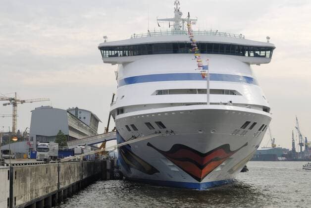  AIDAaura, Erstanlauf am Kreuzfahrtterminal in Altona, Hamburg, Deutschland, Europa iblcof01291786