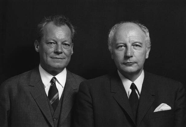 Willy BRANDT (l.), Bundesrepublik Deutschland, SPD, Bundeskanzler, und Walter SCHEEL, Bundesrepublik Deutschland, FDP, Vizekanzler blicken freundlich ernst in die Kamera