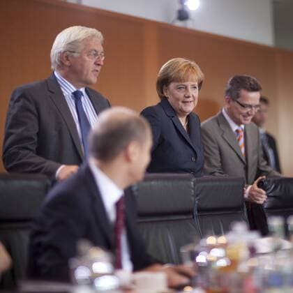 Deutschland, Berlin, Bundeskanzleramt, Das Bundeskabinett Frank-Walter Steinmeier (li.), Angela Merkel, 01.07.2009