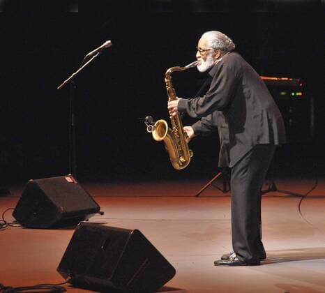 Jazzkonzert im Rahmen des 14. Salzburger Jazzherbstes mit dem Sonny Rollins Quintet, im Grossen Festspielhaus. Das Bild zeigt den Grossmeister am Saxophon, einen der bedeutendsten Musiker der gesamten Jazzgeschichte, Sonny Rollins im Konzert.