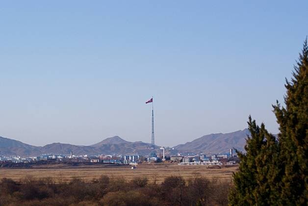 The world s high flag pole at Kijong-dong, the North Korean propaganda village inside the Demilitarized Zone (DMZ) that separates North and South Korea.