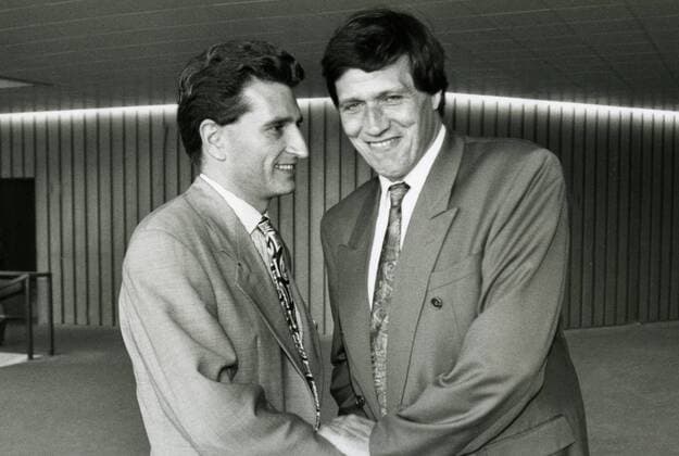 Stuttgart, Landtag Archivbild von Juni 1992 im Stuttgarter Landtag, Günther H. Oettinger (li.) und Ulrich Maurer von der SPD.