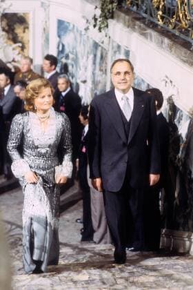 Helmut Kohl (BRD CDU Vorsitzender CDU CSU-Fraktion) mit Ehefrau Hannelore in Abendgarderobe