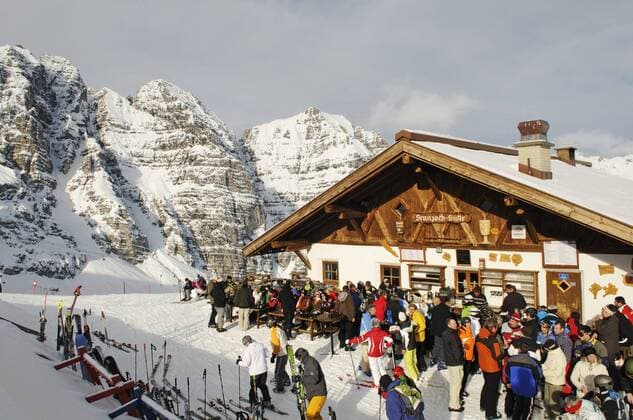  Kreuzjoch-Hütte, Skigebiet Schlick 2000, Stubaital, Österreich, Europa iblnex01364182