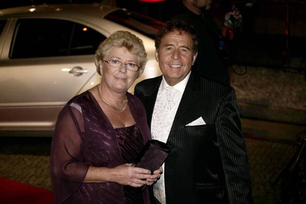 Eberhard Hertel mit Ehefrau Elisabeth - Ankunft zur Goldenen Henne 2009 im Friedrichstadtpalast in Berlin