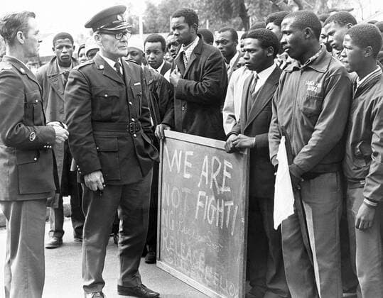 13 August 1976. Nyanga, Langa, Guguletu, South Africa. Students from Langa high school face police as the unrest from Soweto spred down to the Cape. Gallo104020