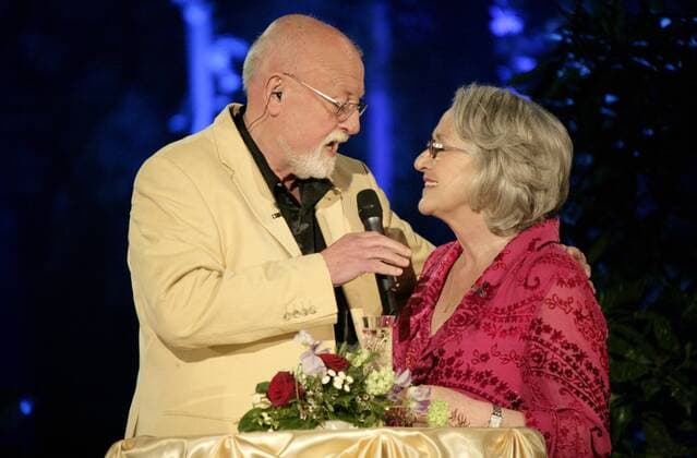 Sänger Roger Whittaker mit Ehefrau Natalie Obrien - ARD Fernsehshow DAS Frühlingsfest der Volksmusik in Halle Saale