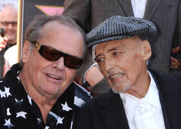 Dennis Hopper (re.), der schwer kranke Schauspieler mit Jack Nicholson bei der feierlichen Zeremonie für seinen Star on the Hollywood Walk of Fame am 26.3.2010 in Hollywood 