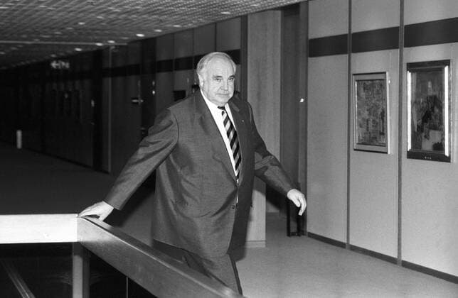 Bundeskanzler Helmut Kohl (Deutschland CDU) im Bundeskanzleramt in Bonn