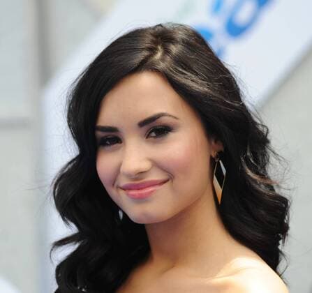 Demi Lovato bei der Filmpremiere von Disneynature OCEANS in Hollywood