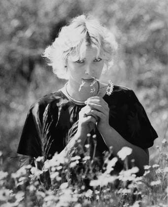 Junge Frau, DDR, ca. 1986 iblnit01488864