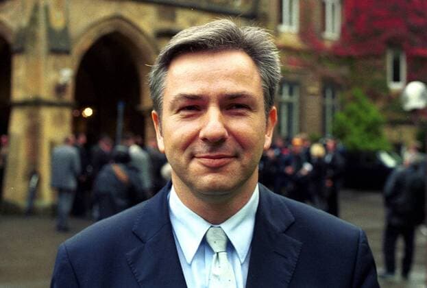Klaus Wowereit, regierender Bürgermeister von Berlin, besucht am Donnerstag (25.10.2001) in Saarbrücken die Ministerpräsidentenkonferenz.