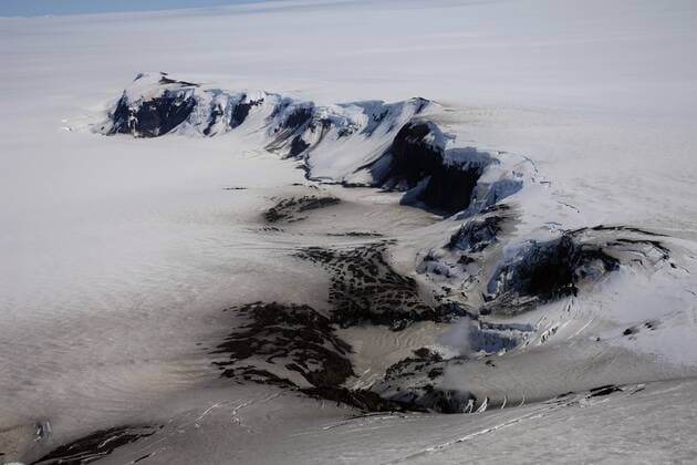 Grimvotn-Vulkan, Vatnjaokull-Eisdecke im Suedosten Islands, Island, Skaftafell National Park The Grimvotn volcanic outlets on the Vatnajokull icecap, south-east Iceland, Iceland, Skaftafell National Park BLWS168739