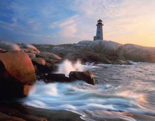 Peggy Cove-Leuchtturm in Nova Scotia, erbaut 1868, Kanada, Neuschottland Peggy s Cove Lighthouse in Nova Scotia, constructed in 1868, Canada, Neuschottland BLWS046368
