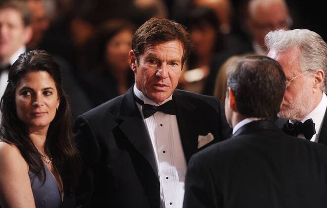 Actor Dennis Quaid (C) attends the White House Correspondents Association Dinner at the Washington Hilton in Washington on May 1, 2010.  WAX20100501766