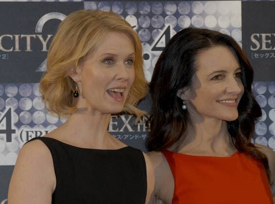 Actress Cynthia Nixon(L) and Kristin Davis attend a photo call before a press conference for the film Sex and the city 2 in Tokyo, Japan, on May 31, 2010.  TKP2010053110