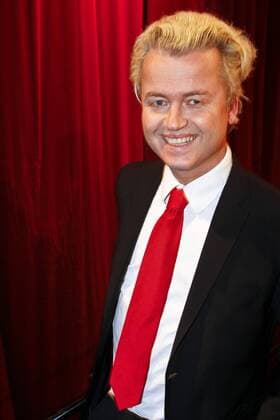 NLD Hilversum - Geert Wilders anlässlich einer Charity Aktion für die vom Erdbeben betroffen Haitianer, 