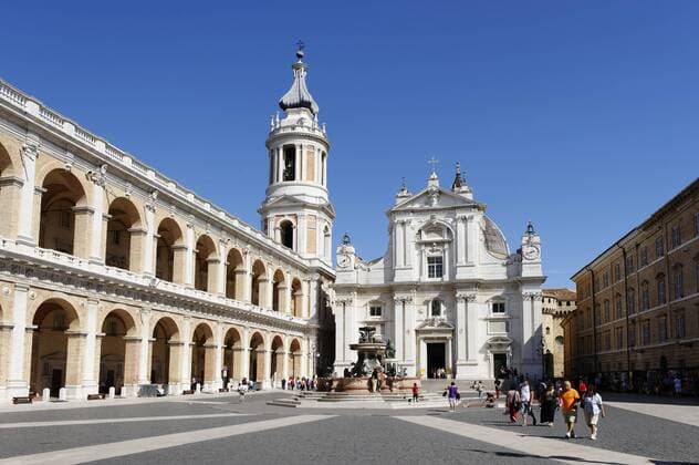  Wallfahrtsort Loreto, Basilica della Casa Santa, von der Piazza della Madonna, Provinz Ancona, Marken, Marche, Italien, Europa ibldwb01584239