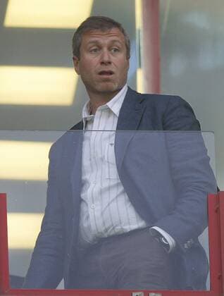ITAR-TASS 83: MOSCOW, RUSSIA. AUGUST 1. The Chelsea FC owner Roman Abramovich watches his team s game vs. Lokomotiv (Russia) at the Russian Railways Cup in Moscow.  630125