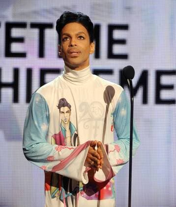 Prince acknowledges the audience as he accepts the Lifetime Achievement award at the 2010 BET Awards in Los Angeles on June 27, 2010.  LAP2010062703