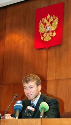 ITAR-TASS 84: ANADYR, RUSSIA. OCTOBER 21. Chukotka Governor Roman Abramovich is pictured at the inauguration ceremony.  Highlight 186543