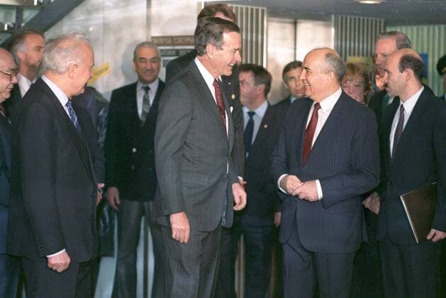 Malta. Mikhail Gorbachev (R, in the centre) meets with US President George Bush on board of Maxim Gorki motor ship.  459169