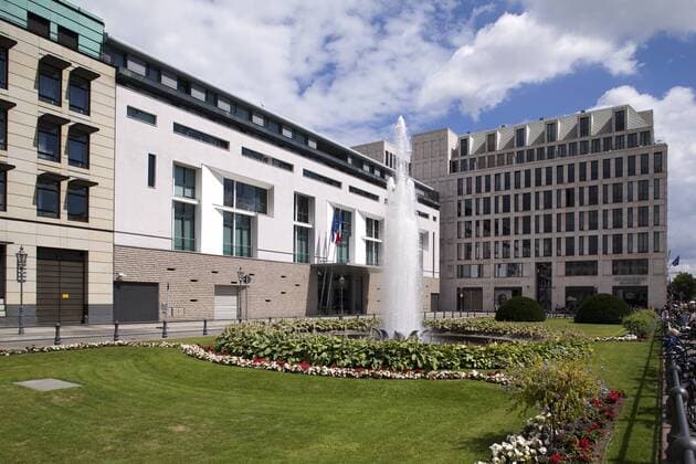 Architektur von Christian de Portzamparc Berlin: Die französische Botschaft am Pariser Platz in Berlin.