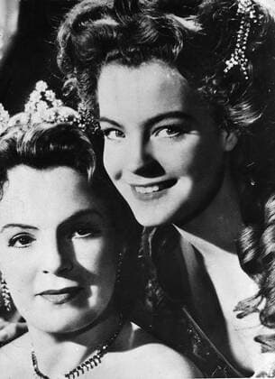 KPA43573.jpg SISSI Austria 1955 Ernst Marischka Mutter und Tochter standen für die Sissi-Verfilmungen gemeinsam vor der Kamera: MAGDA SCHNEIDER (als Herzogin Ludovika von Bayern) und ROMY SCHNEIDER (als Tochter Sissi). B194495 UnitedArchives43573