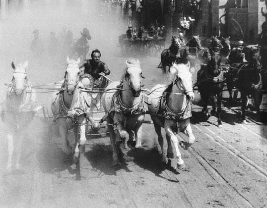 KPA65350.jpg BEN HUR Ben Hur USA 1959 William Wyler Szene vom Wagenrennen: CHARLTON HESTON als Ben Hur B45656 rights=ED UnitedArchives65350