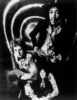 KPA89227.jpg WOODSTOCK USA 1970 Michael Wadleigh Film chronicle of the legendary 1969 music festival. image: JIMMY HENDRIX with the Band Gypsy Sun & Rainbows BOX rights=RM UnitedArchives89227