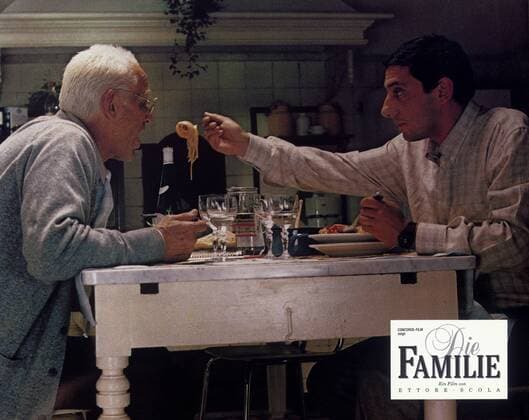 KPA89328.jpg DIE FAMILIE La Famiglia Italien Frankreich 1987 Ettore Scola Grandfather (VITTORIO GASSMAN), Giulio (CARLO DAPPORTO) rights=RM UnitedArchives89328