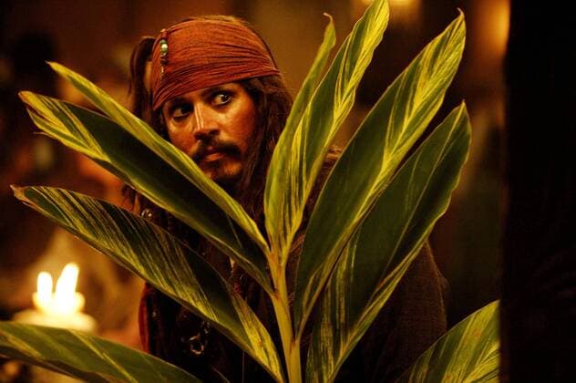 KPA90024.jpg PIRATES OF THE CARIBBEAN - FLUCH DER KARIBIK 2 - Die Truhe des Todes Pirates of the Caribbean - Dead Man s Chest USA 2006 Gore Verbinski Captain Jack Sparrow (JOHNNY DEPP) rights=RM UnitedArchives90024