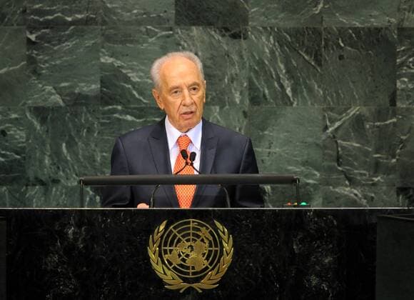 (100920) -- NEW YORK, Sept. 20, 2010 (Xinhua) -- Israeli President Shimon Peres addresses the UN Millennium Development Goals (MDG) Summit at the UN headquarters in New York, on Sept. 20, 2010. The UN MDG summit opened on Monday. (Xinhua Shen Hong) (zw) UN-MDG SUMMIT-OPENING 
