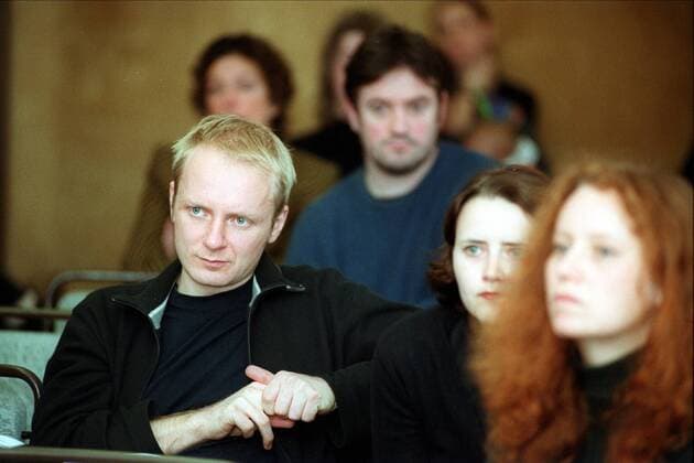 Werkstatt junger Autoren - Die Autoren Jochen Schmidt und Julia Schoch v.l.n.r. bei der Eröffnung der Werkstatt junger russischer und deutscher Autoren am 20.11.2002 im Russischen Haus der Wissenschaft und Kultur in Berlin-Mitte.