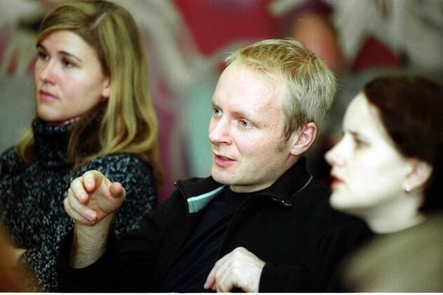 Werkstatt junger Autoren - Die Autoren Larissa Boehning, Jochen Schmidt und Julia Schoch v.l.n.r. bei der Eröffnung der Werkstatt junger russischer und deutscher Autoren am 20.11.2002 im Russischen Haus der Wissenschaft und Kultur in Berlin-Mitte.