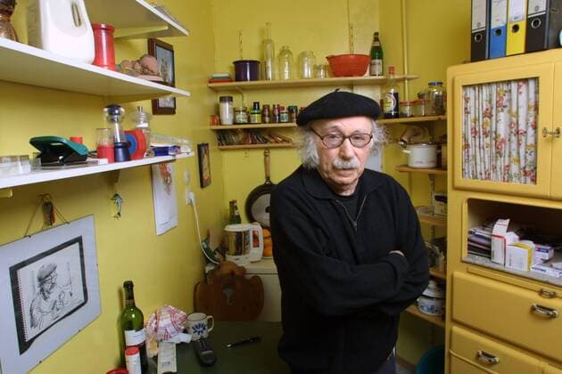Edgar Hilsenrath Der Autor Edgar Hilsenrath in seiner Wohnung in Berlin. Fotografiert am 31.10. 2003